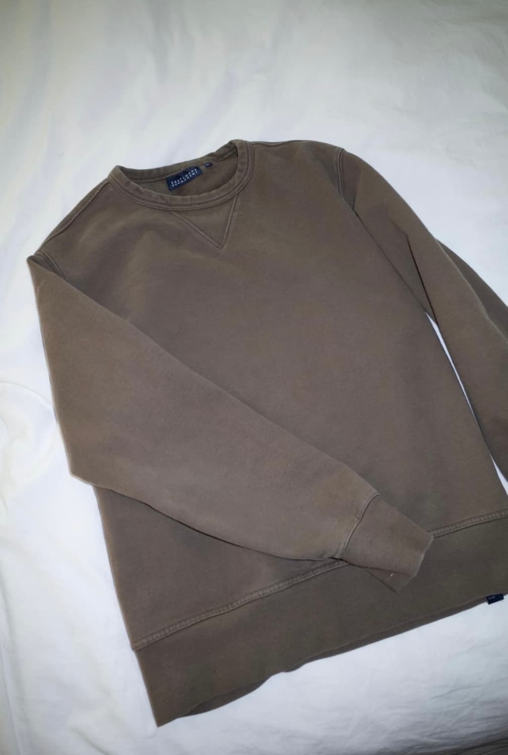 이스트로그 스웻셔츠 상품이미지1