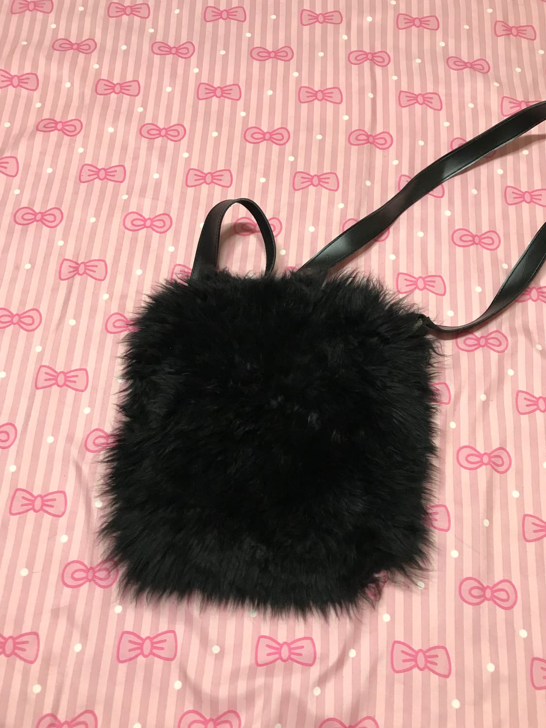 어그 퍼 크로스백 상품이미지3