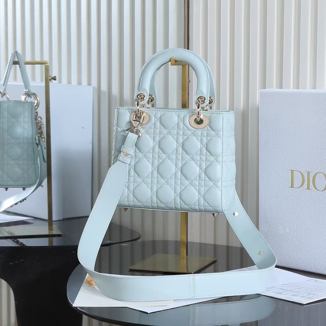 디올 스몰 뚜주흐 버티컬 토트백 매크로까나쥬 카프스킨 블랙 상품이미지2