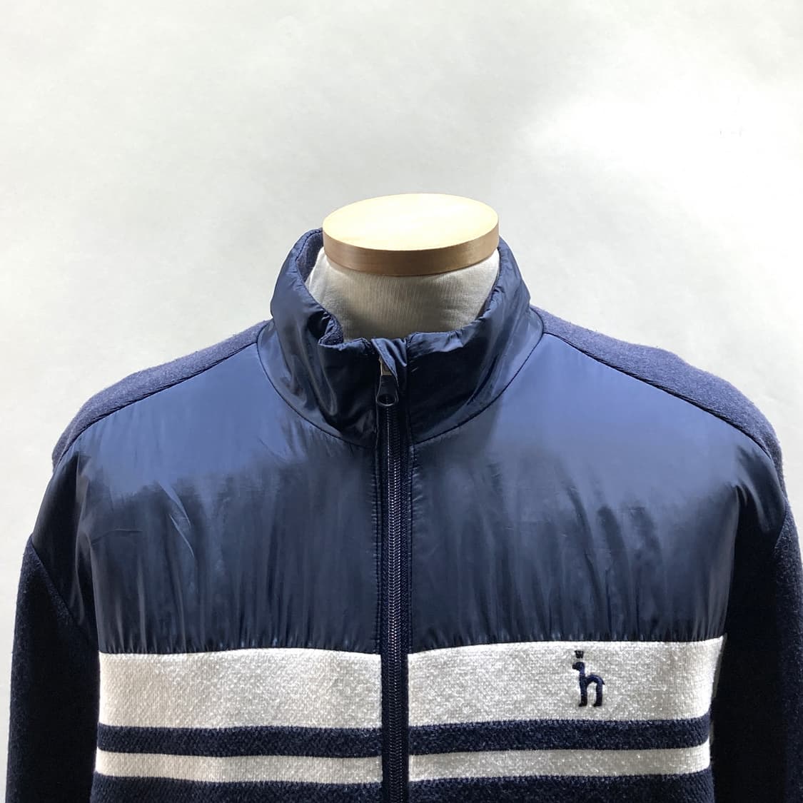 헤지스 남성방풍니트집업자켓 네이비 105 상품이미지2