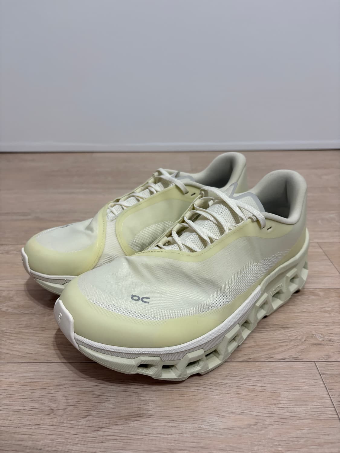 온 러닝 X 파프 / 클라우드몬스터 2 시들링 화이트 / 265 상품이미지1