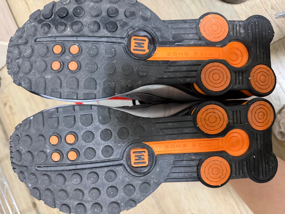 나이키 샥스 R4 M - 메탈릭 실버 만다린 상품이미지4