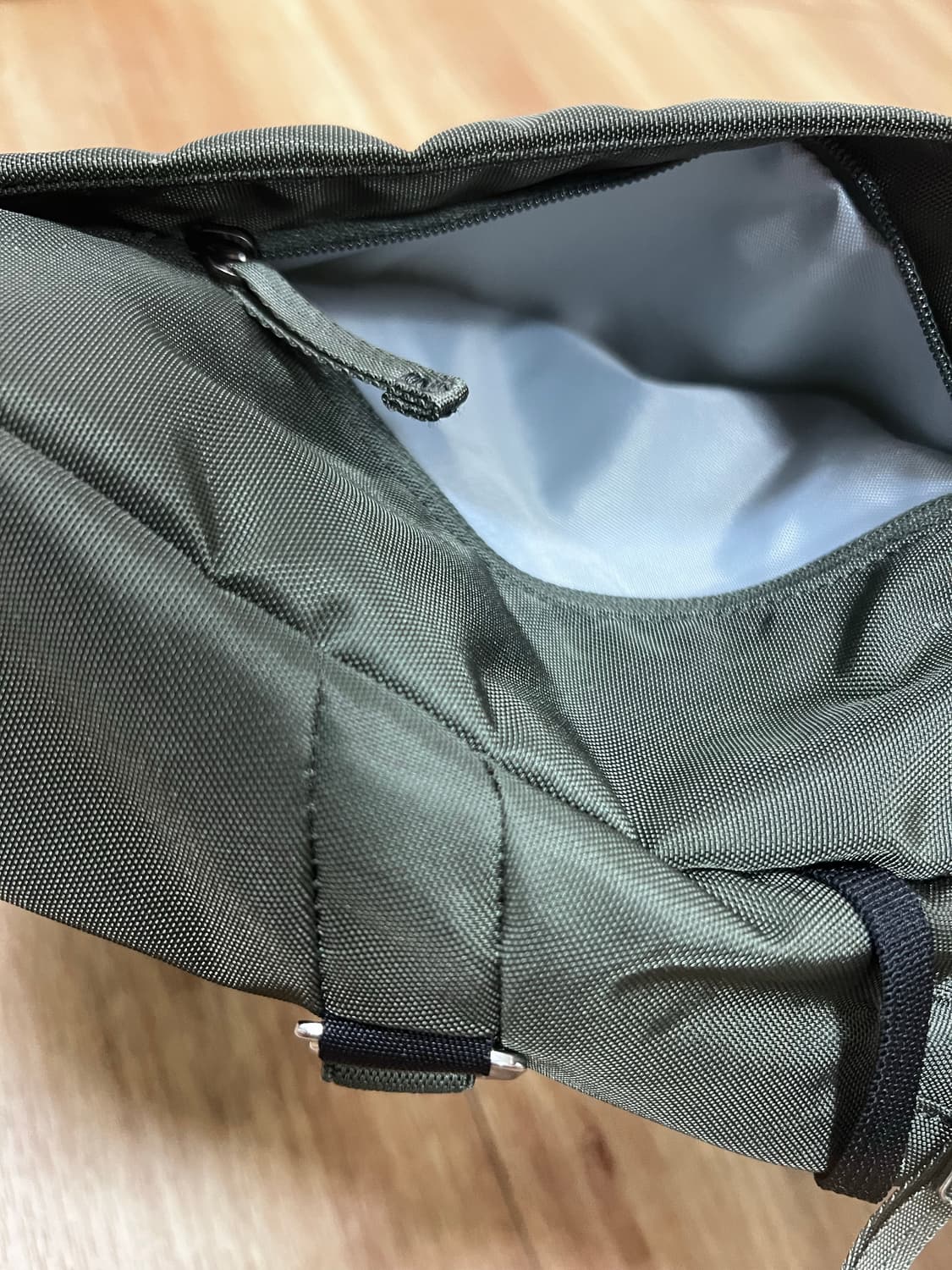 아크테릭스 맨티스 슬링팩 크로스백 그린 판매 상품이미지6