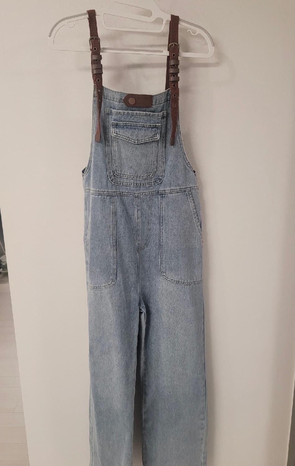 (유니크/빈티지) 브라운 스트랩 데님 오버롤/멜빵바지 판매합니다
​ 상품이미지1