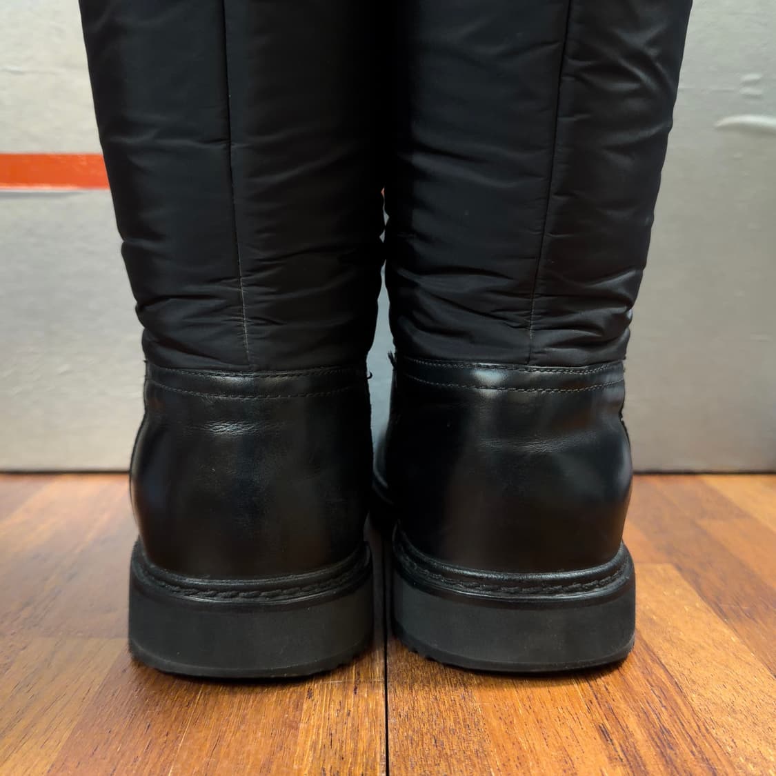 프라다 패치 디테일 퍼 부츠 상품이미지6