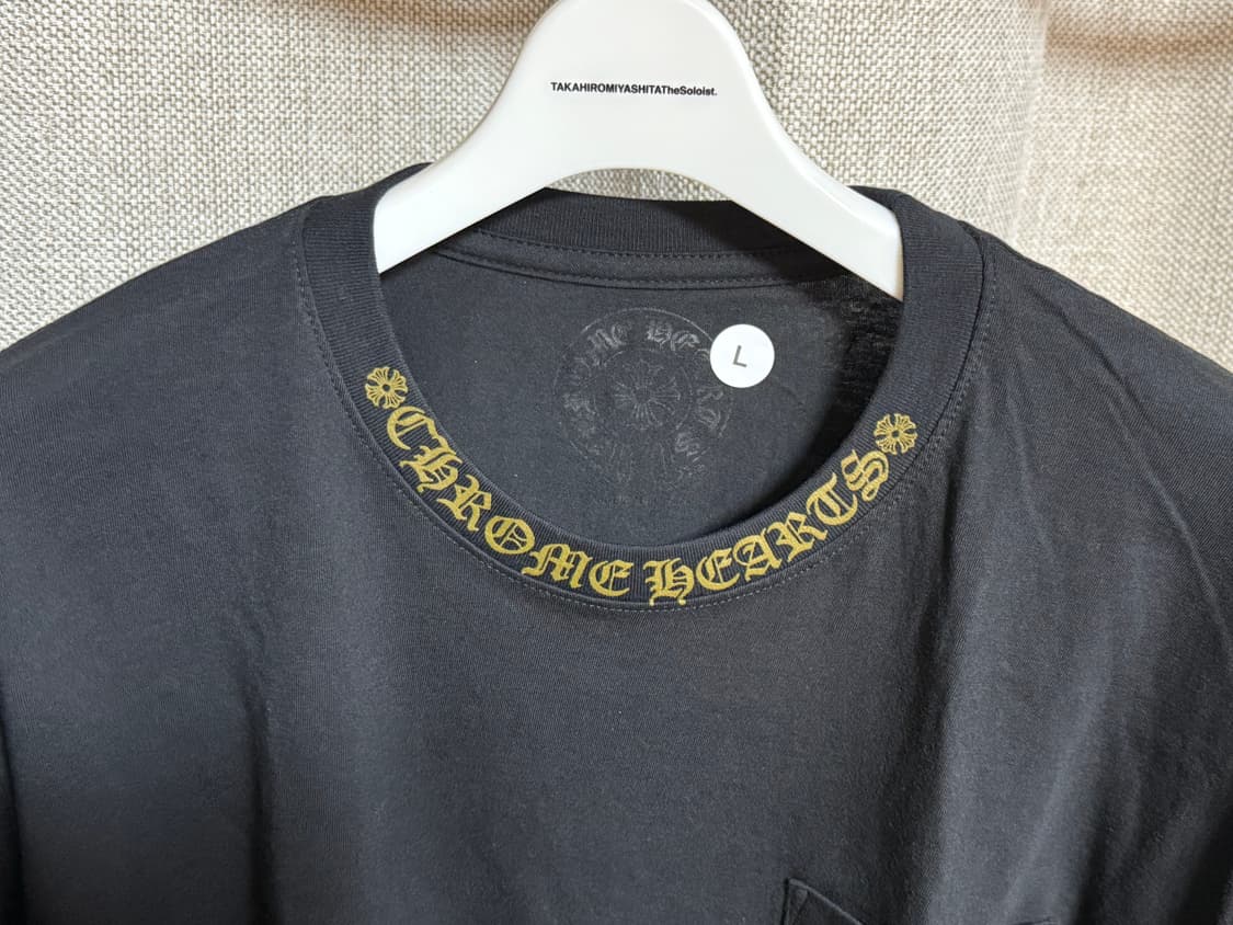 [L] 크롬하츠 넥로고 반팔 티셔츠 블랙 아미그린 상품이미지4