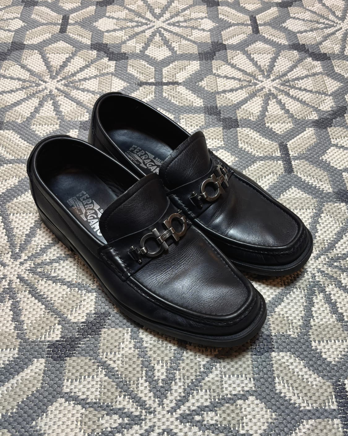 (8) 살바토레 페라가모 간치니 로퍼 블랙 상품이미지1