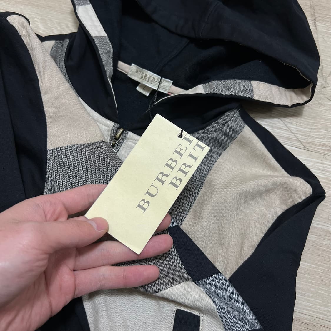 버버리 브릿 여성 노바체크 배색 슬림핏 후드집업 자켓 [블랙] L/100 상품이미지6