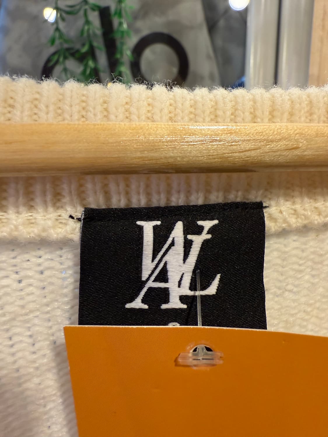 우알롱 브이넥 니트 가디건 화이트 상품이미지2