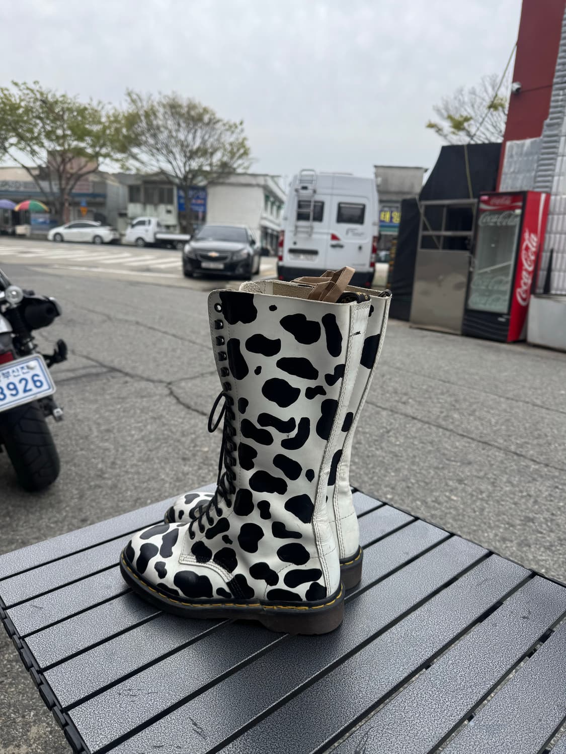 닥터마틴 cow pattern Customization 상품이미지2