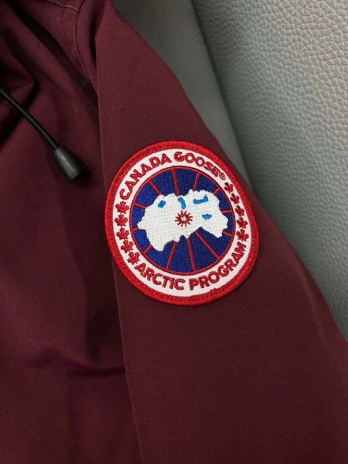 캐나다구스 버건디 패딩(M/55~66) 상품이미지6