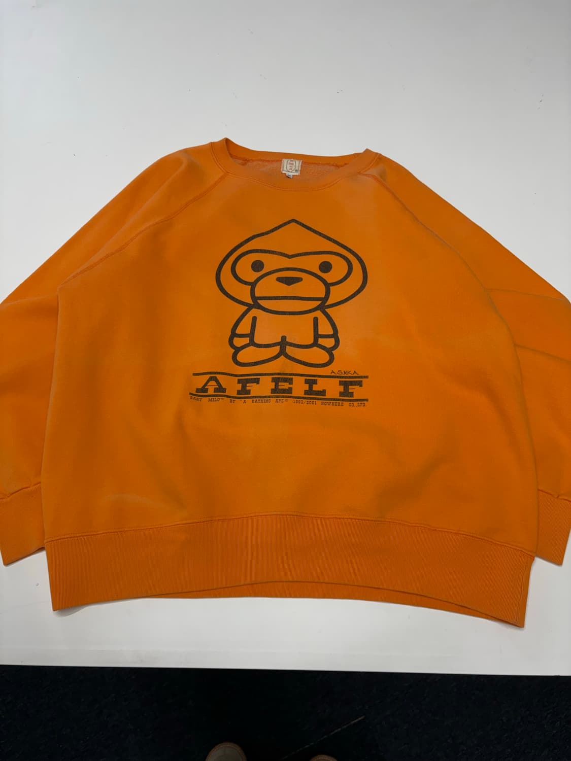 에이프 00s 마일로 오렌 스웻셔츠 상품이미지2