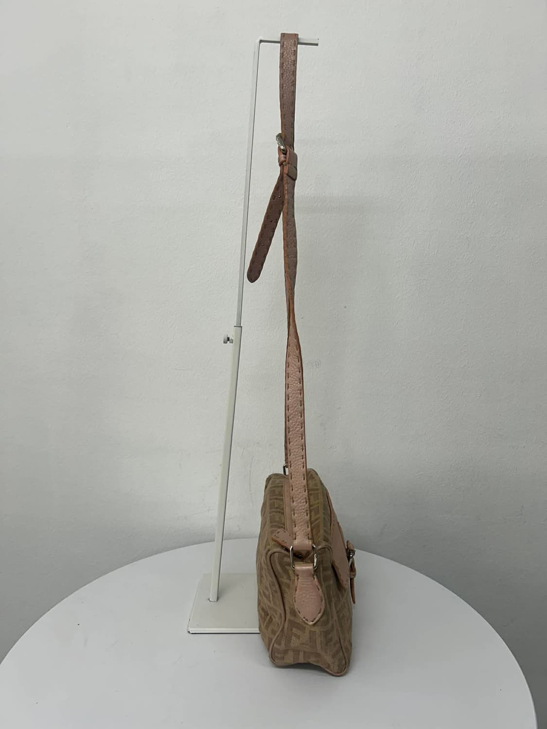 펜디 FF주카 캔버스 미니 크로스 숄더백 상품이미지2