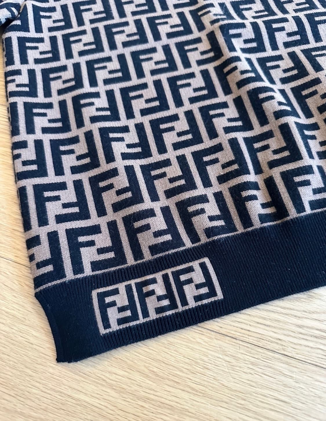 팬디 FF 모노그램 니트 36  상품이미지3