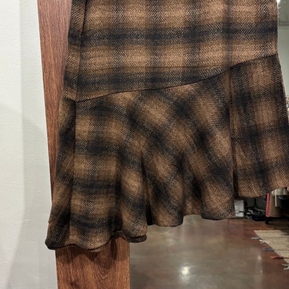 GU 일본 빈티지 브라운 체크 언발 울혼방 미디 스커트 상품이미지4