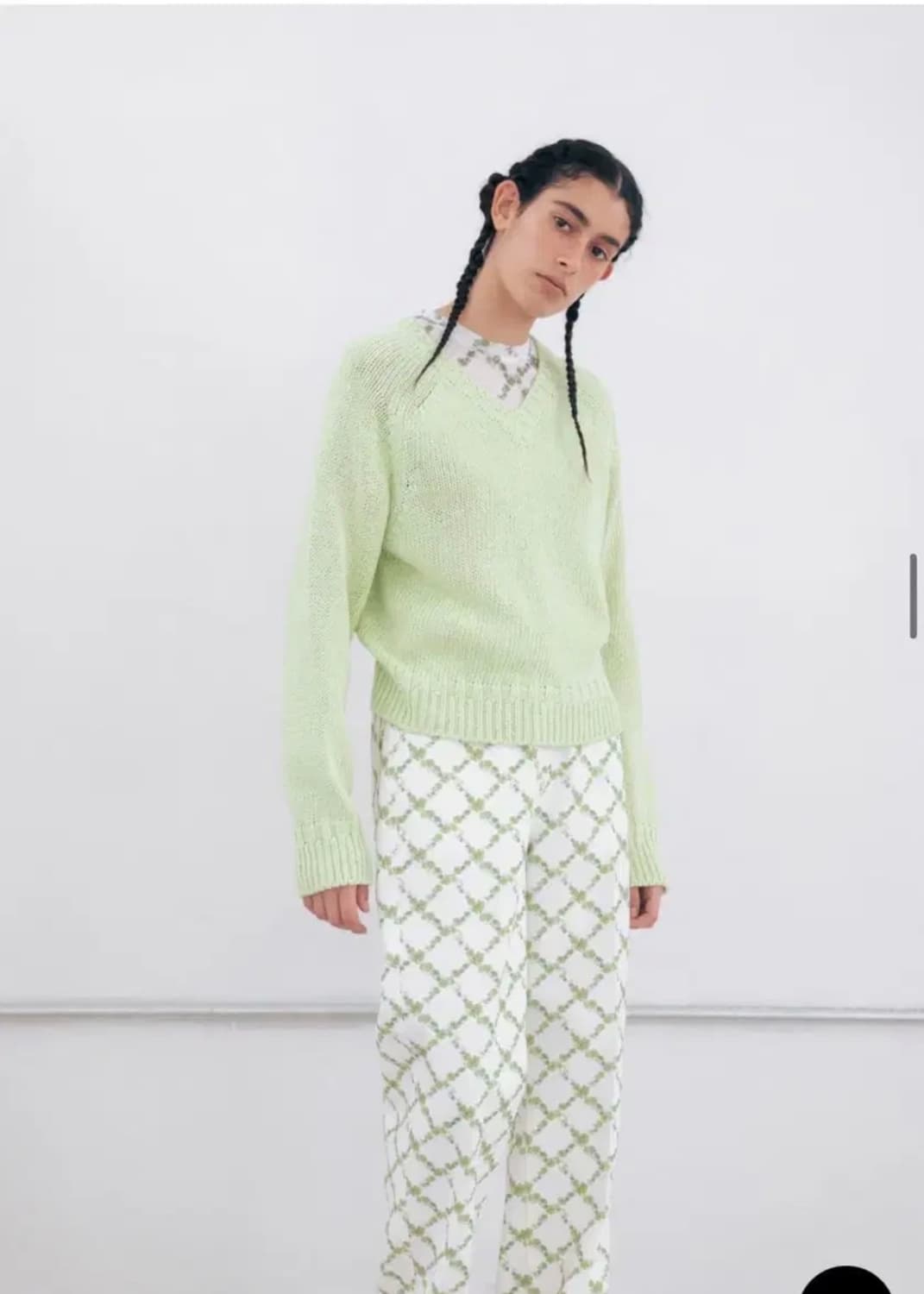 rrace knit 레이스 퓨어 브이넥 니트 상품이미지3