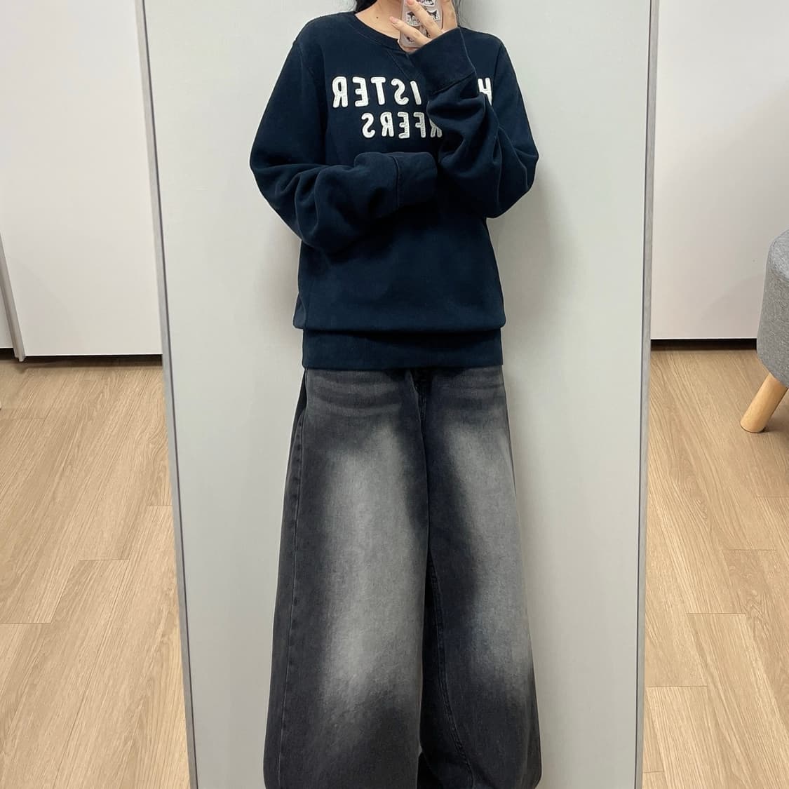 홀리스터 자수로고 블랙 맨투맨 상품이미지1