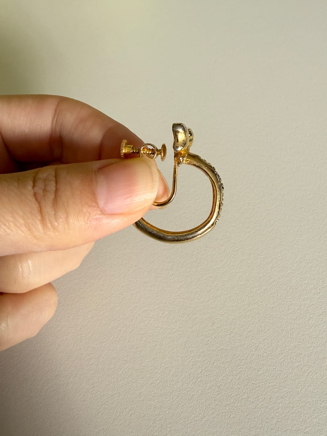 moschino 리본 로고 링 귀걸이 (스크류 귀찌) 상품이미지8