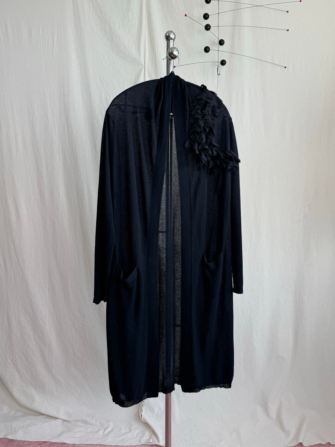 Atsuro Tayama 아츠로타야마 코사지 디테일 롱 가디건 상품이미지2