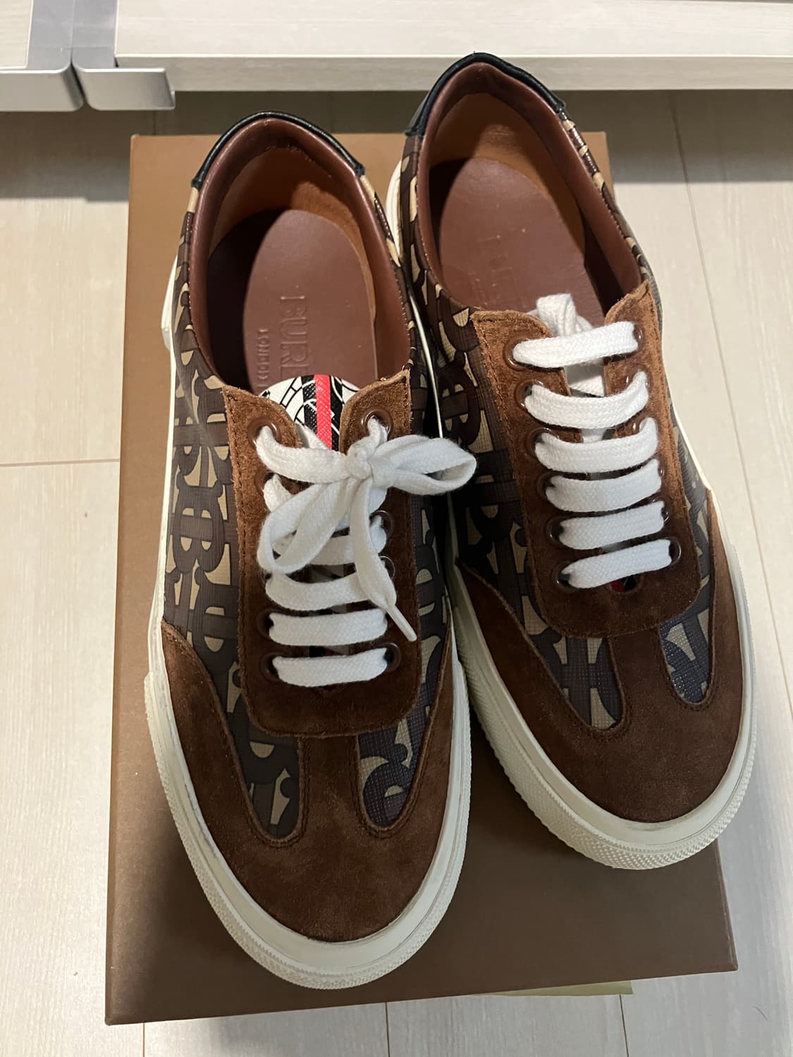 버버리 스니커즈(정) 새상품 상품이미지1