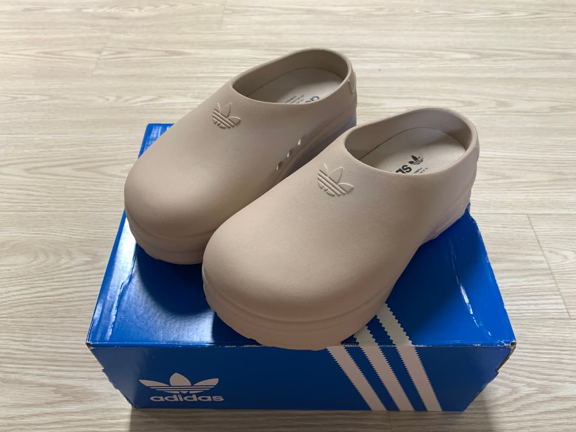 아디다스 아디폼 스탠 뮬 베이지 225 상품이미지1