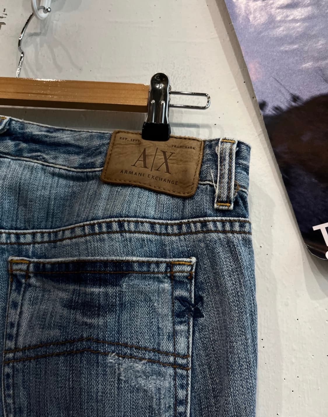 ARMANI EXCHANGE 디스트로이드 부츠컷 데님팬츠  상품이미지5
