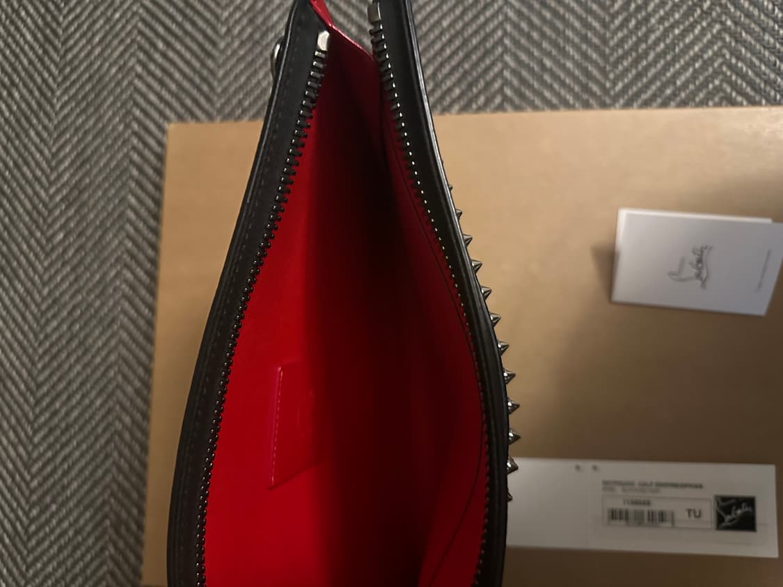 크리스찬 루부탱 스카이 클러치백 상품이미지3