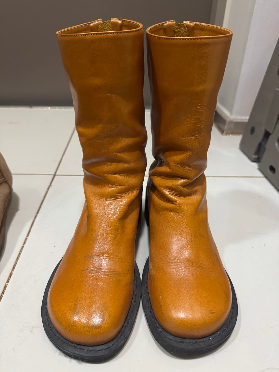 오소이 Toboo 부츠 카멜색상 240사이즈 상품이미지4