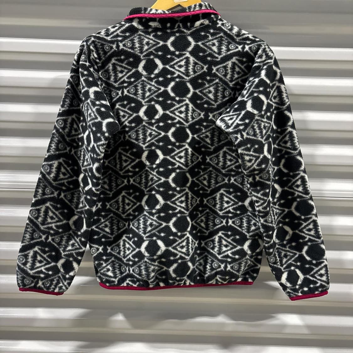 17FW 파타고니아 클래식 신칠라 스냅-티 플리스 풀오버 블랙 상품이미지4