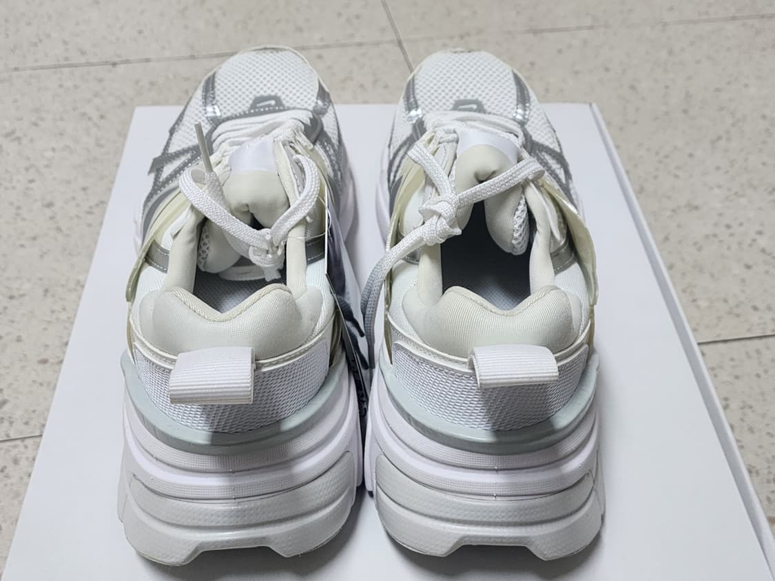 나이키 V2K 런 메탈릭 실버 화이트 남자285사이즈 상품이미지2