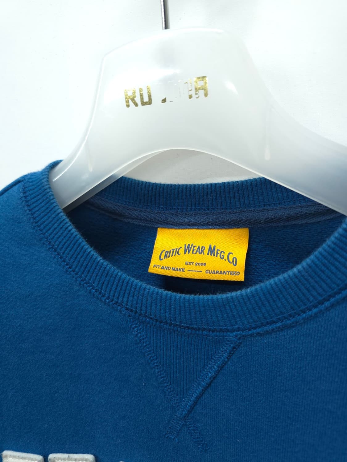 크리틱(CRITIC) 블루 워시드 맨투맨 - M사이즈 상품이미지5