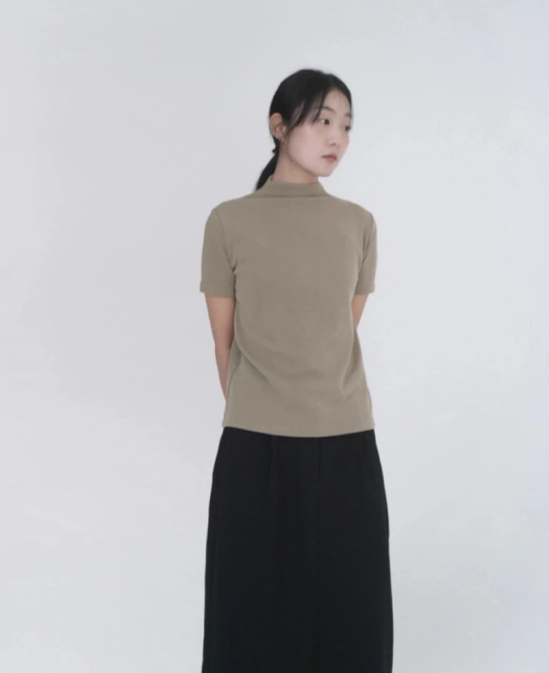 에프터먼데이 드무어 레이온 모크넥 탑 상품이미지1