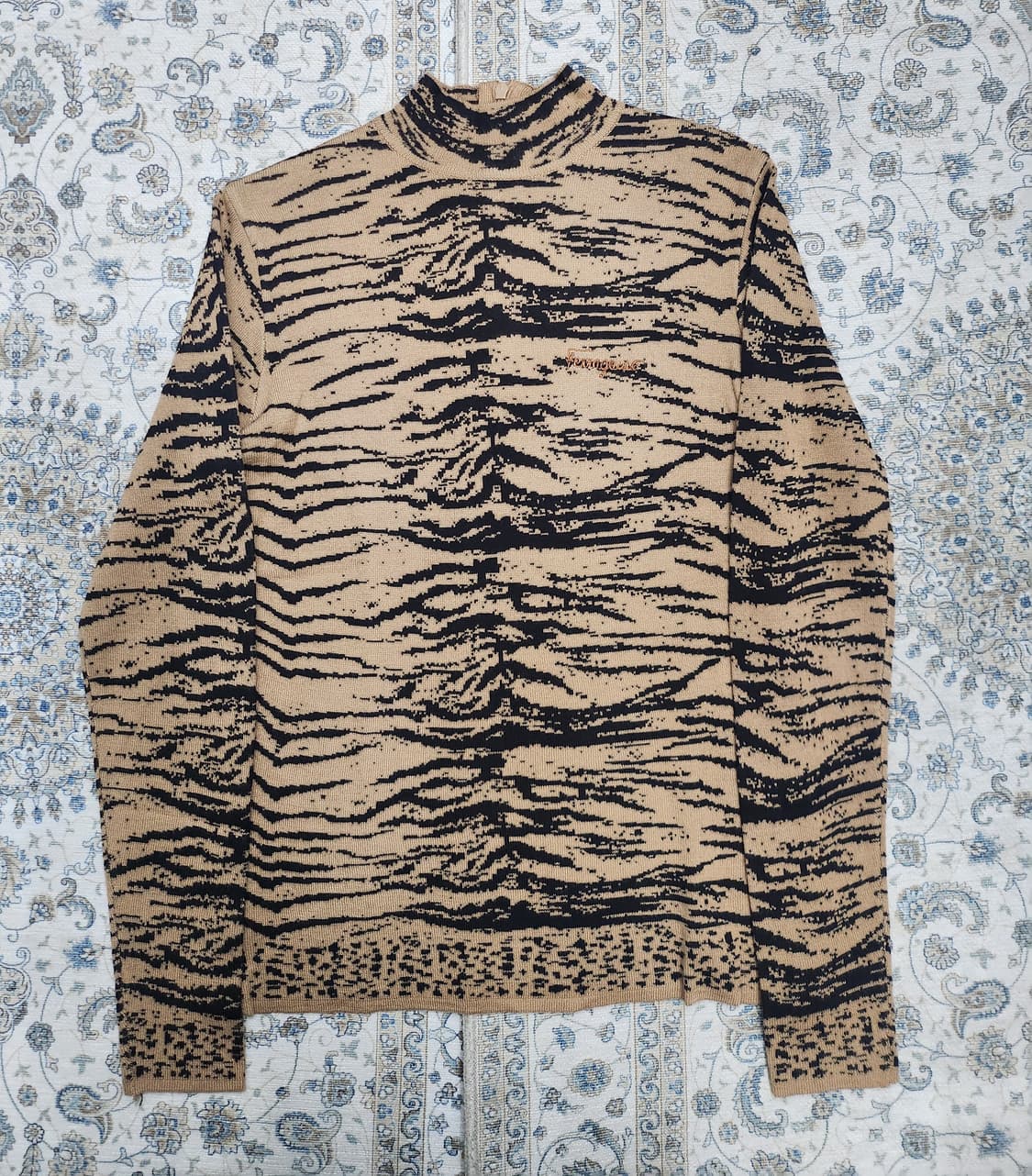 살바토레 페레가모 지브라패턴 모크넥니트 상품이미지1