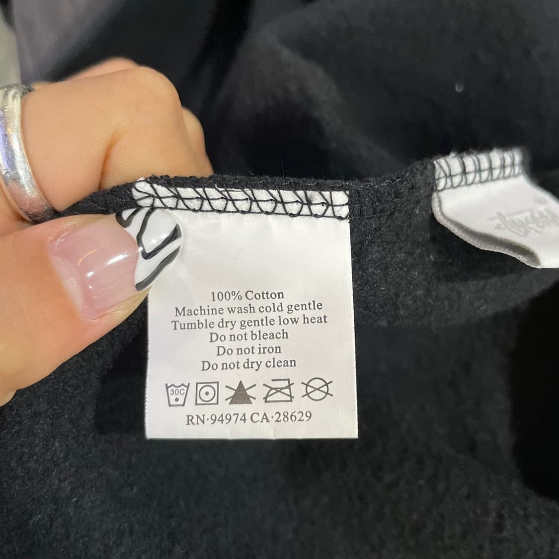 스투시 블랙 월드투어 빅로고 맨투맨  상품이미지6