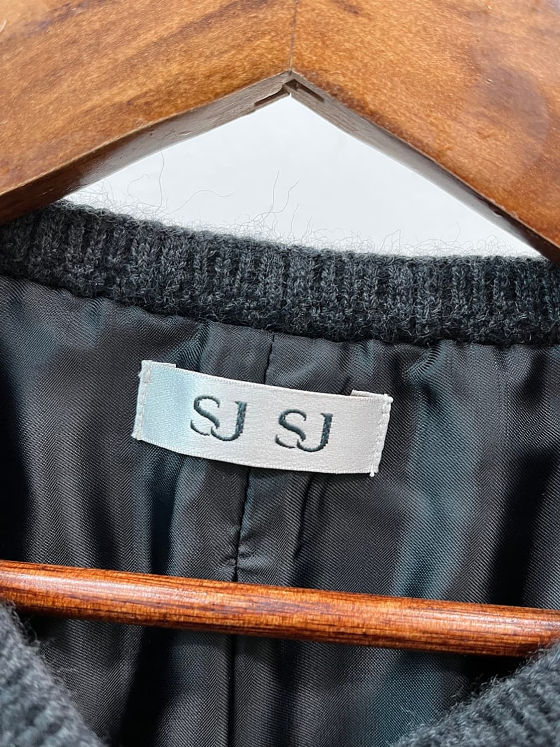여) sjsj 24fw 금장 가디건  상품이미지4
