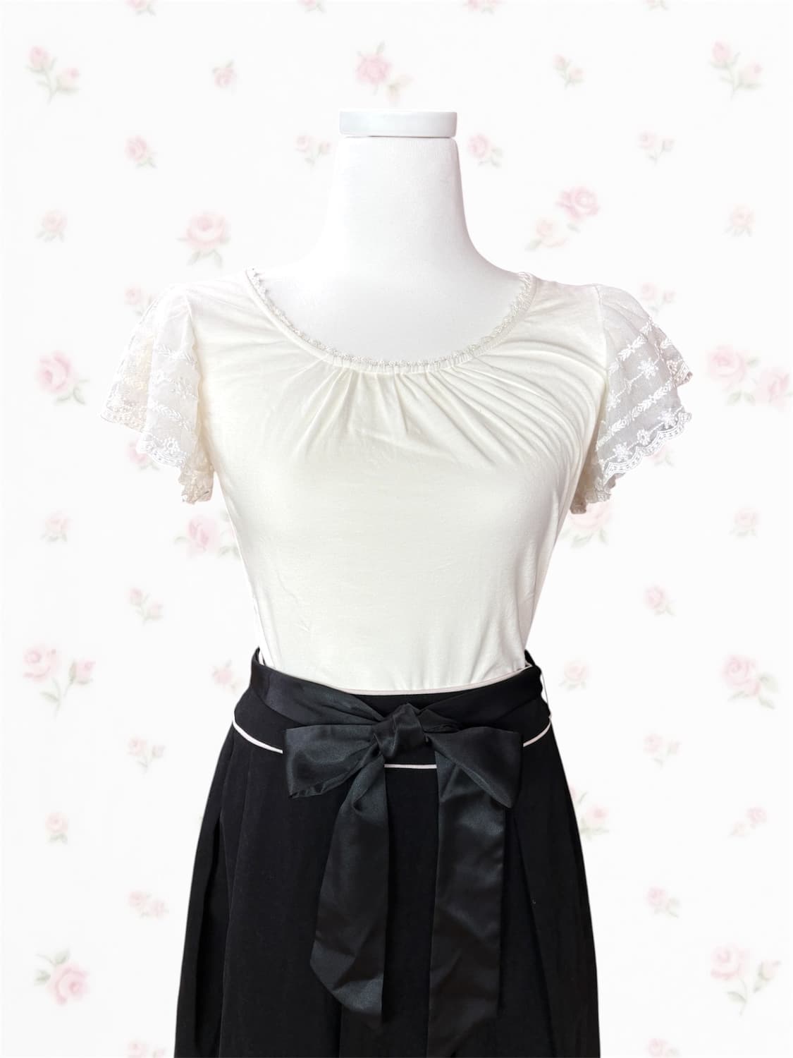L‘est Rose 아이보리 레이스 셔링 탑 상품이미지3