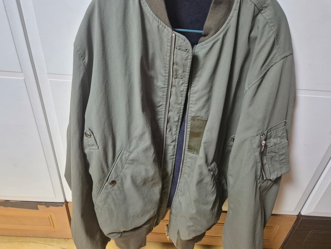 이얼즈어고 Ma-1 리버시블 카키/네이비 M 상품이미지3