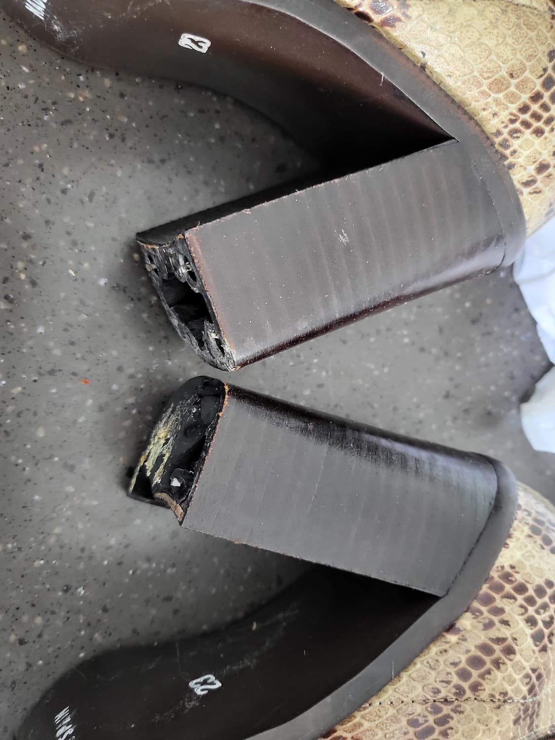 일본구매 이태리 명품브랜드 리얼뱀피 앵클 부츠 235mm 상품이미지6