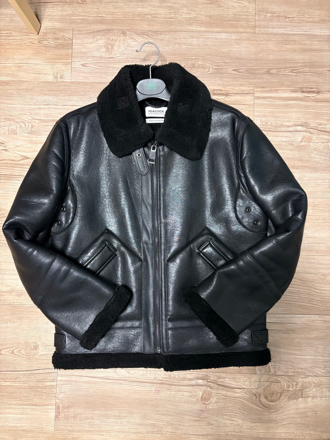 피코크 블랙 카우레더 무스탕 상품이미지1