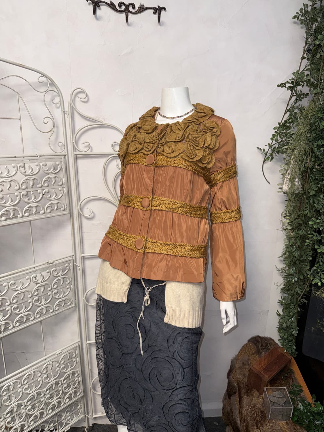 Brown ruffle flower woven satin jacket  상품이미지5