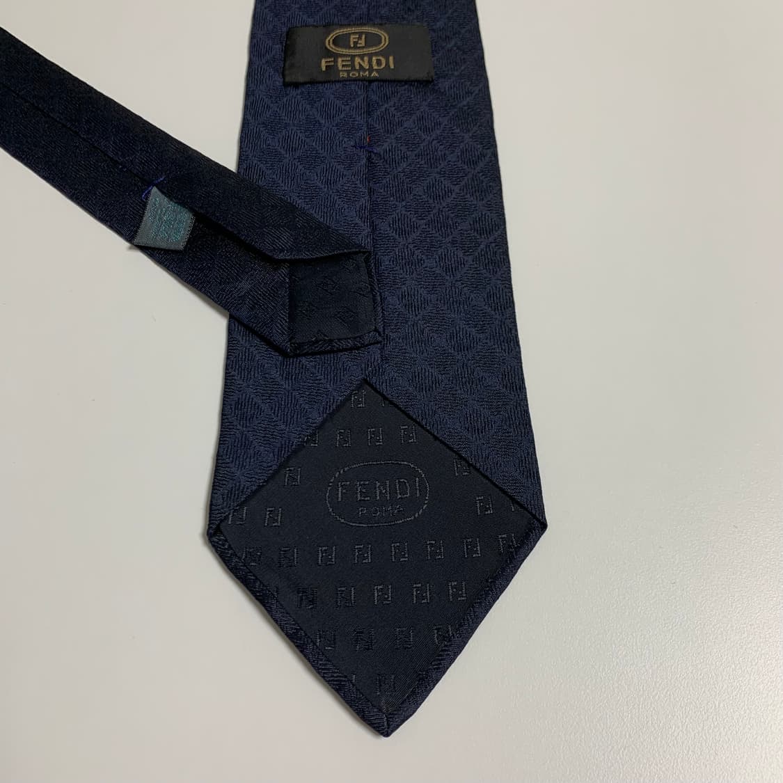 펜디(FENDI) 다크네이비 100실크 명품 체크넥타이 A+등급 상품이미지6
