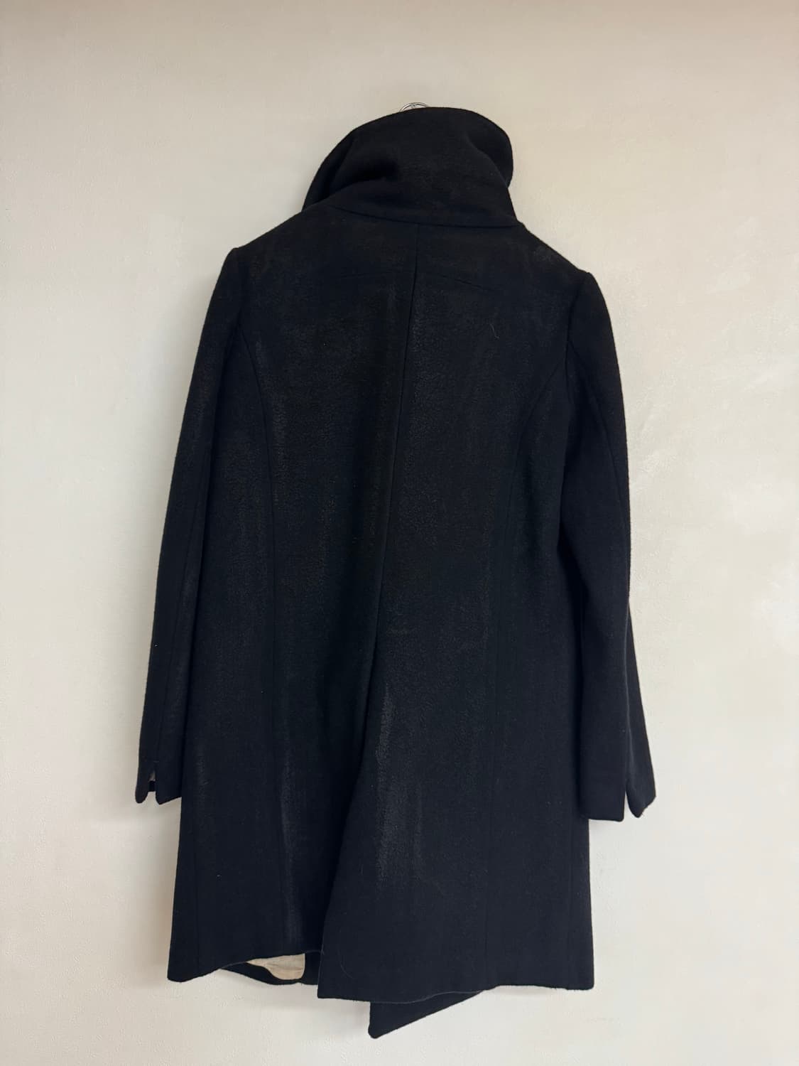 착샷ㅇ) 더 비리디 안느 왁스드 하이넥 코트 상품이미지7