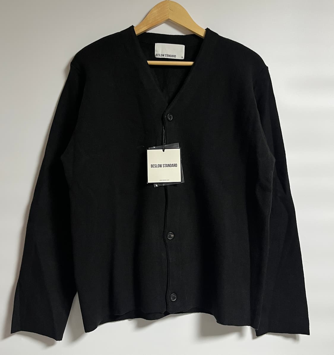 새상품 공용 비슬로우 브이넥 니트 가디건 스웨터 M 상품이미지1