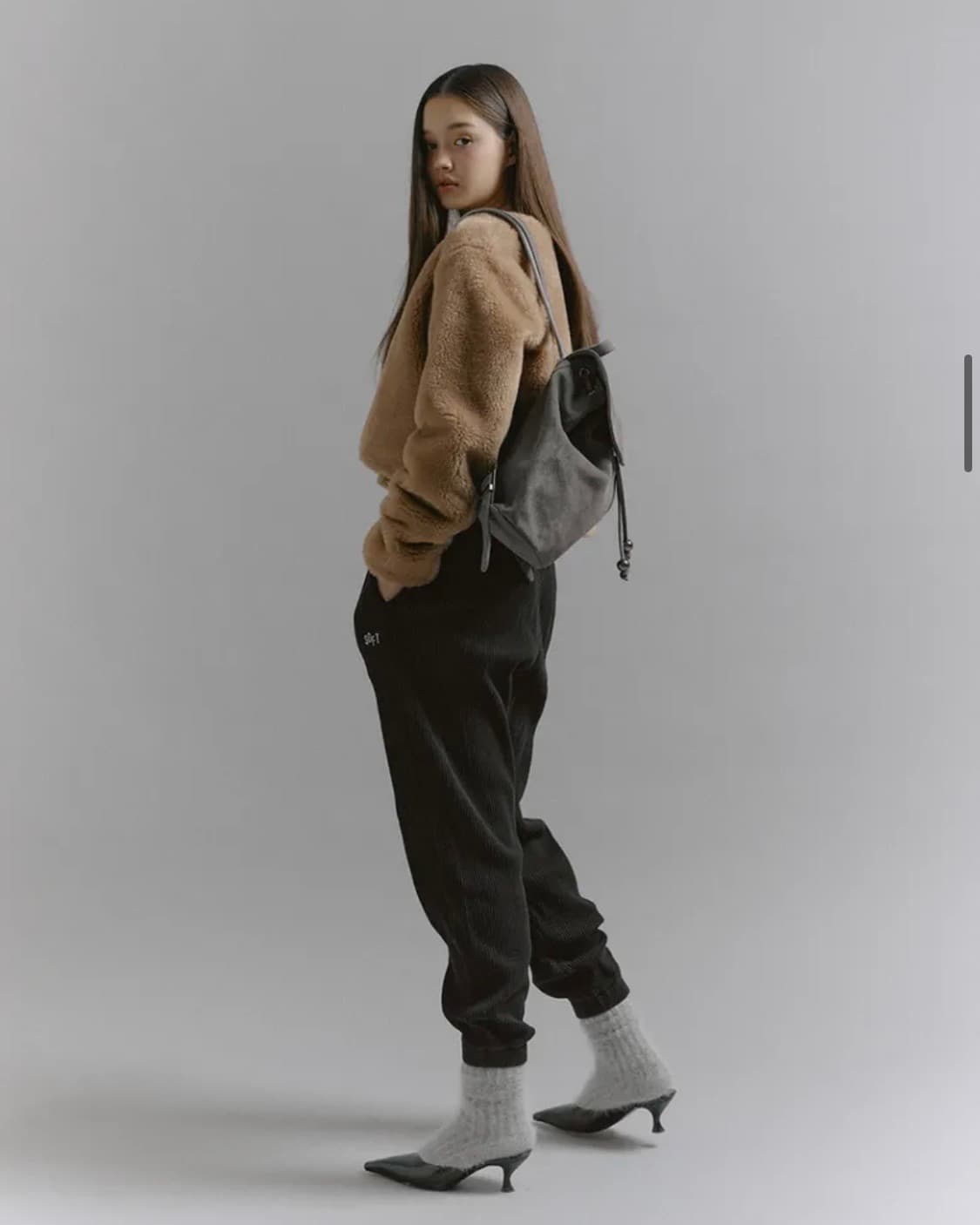 소프트서울 스웨이드 백팩 실버볼 그레이 상품이미지4