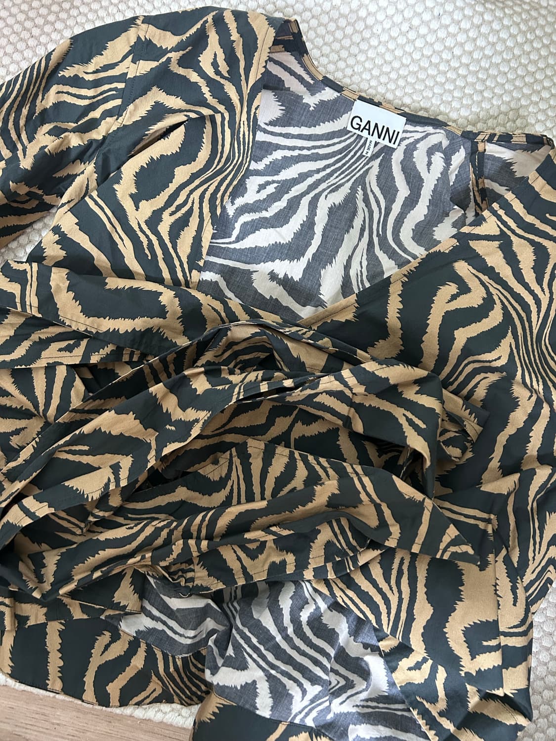GANNI 지브라 패턴 랩 블라우스 36 상품이미지5