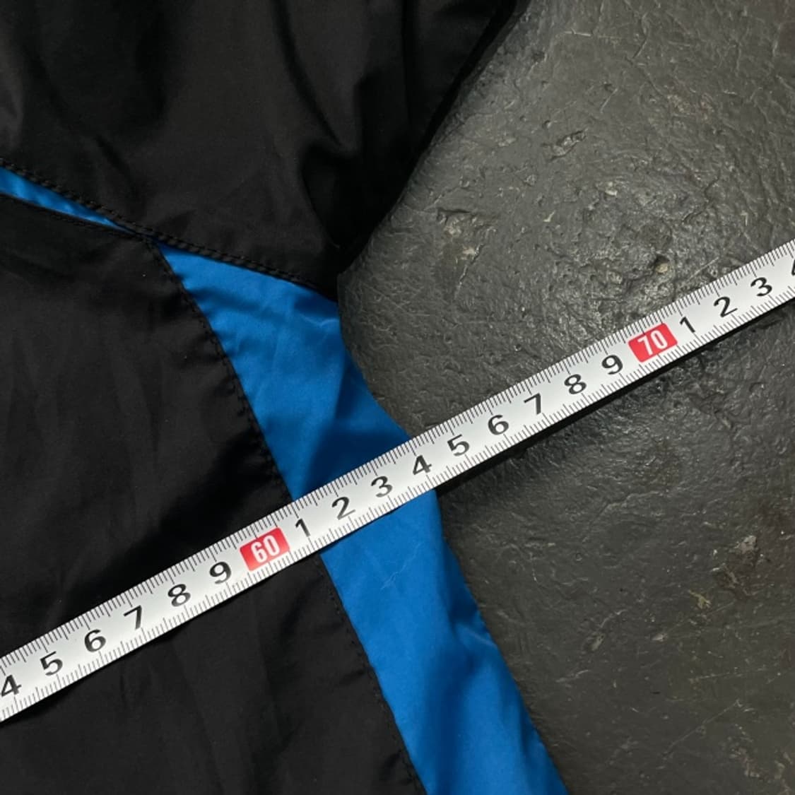 105 엄브로 빅로고 바람막이  상품이미지8