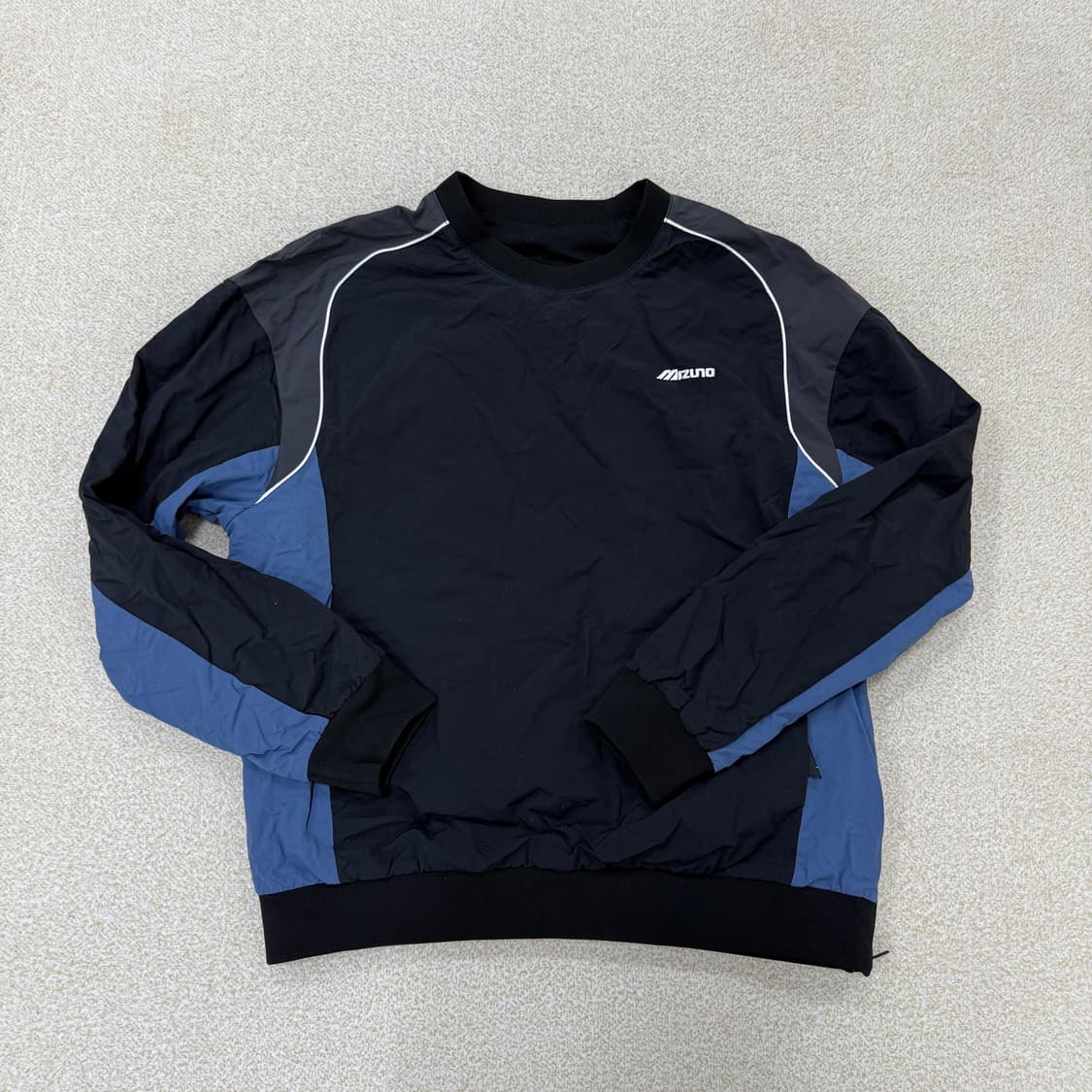 L 미즈노 리버시블 웜업 맨투맨 0127T1 상품이미지1