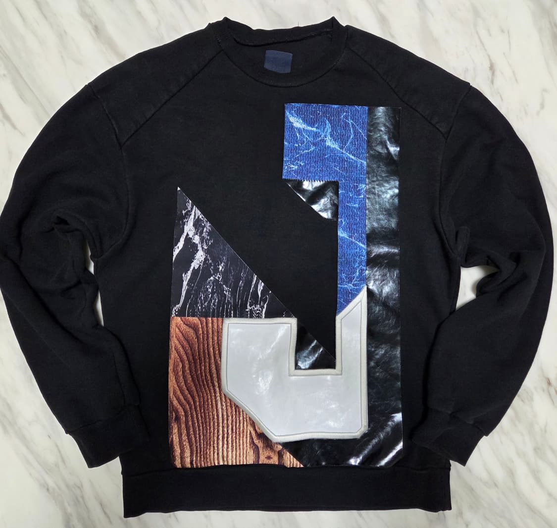 준지 빅로고 블랙 맨투맨 상품이미지1