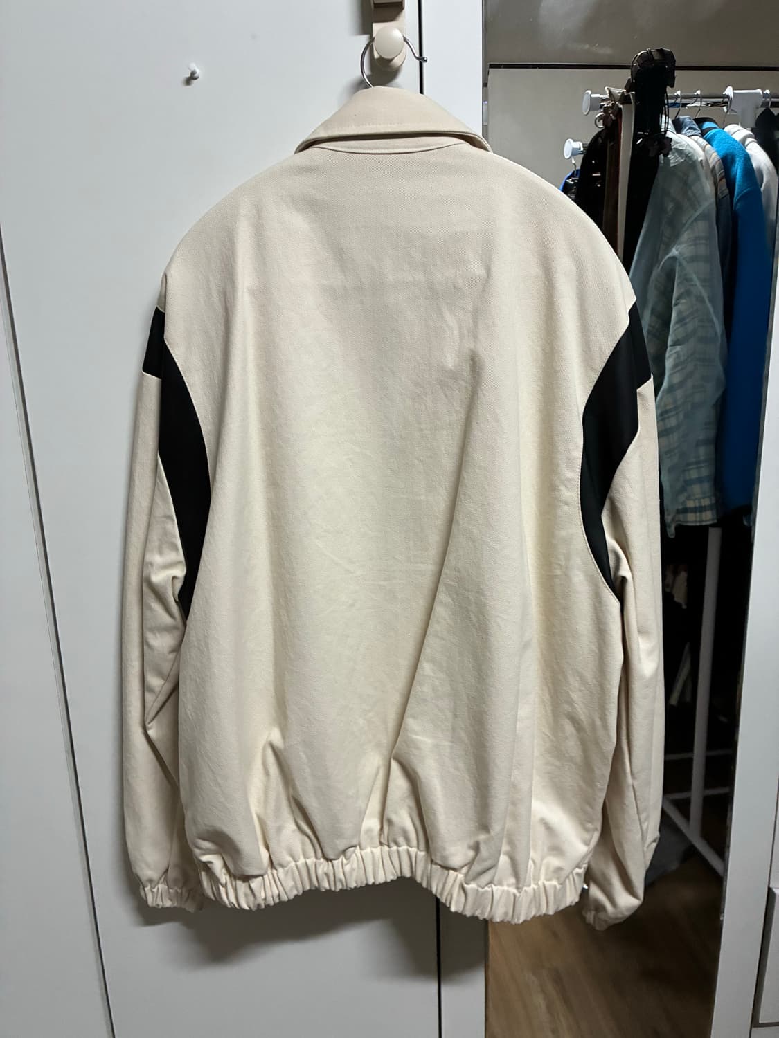 [새상품] 아이보리 바시티 자켓 L/100 상품이미지4