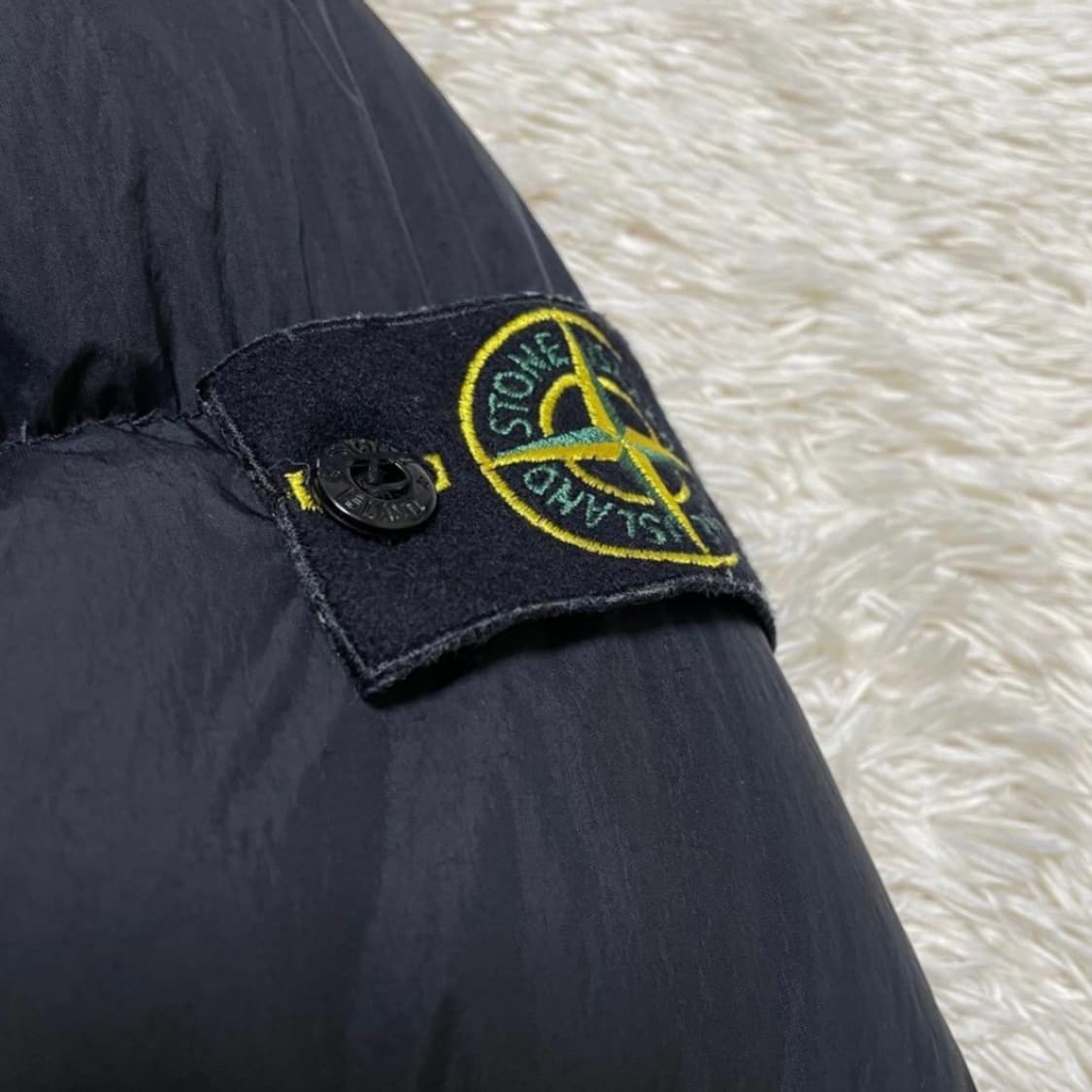 스톤아일랜드 크링클랩스 23FW 논후드 패딩 상품이미지4